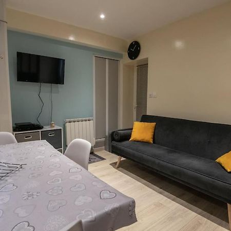 Studio Place De La Barre Le Cosy Apartment Macon Luaran gambar