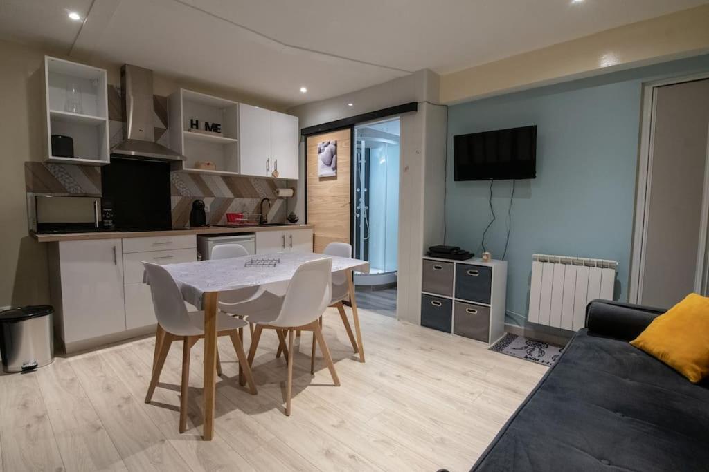 Studio Place De La Barre Le Cosy Apartment Macon Luaran gambar